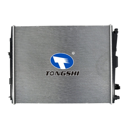 For BMW 5 330i 19-20 2.0L MT 散热器